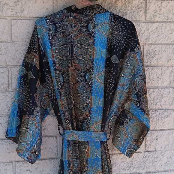 Silky Robe XXL - Picture 3 of 9